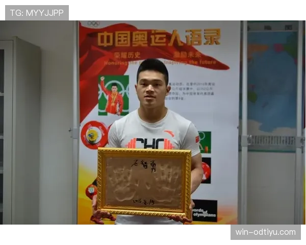 石智勇场上拼得像战士，回家门口却像进了豪车博物馆